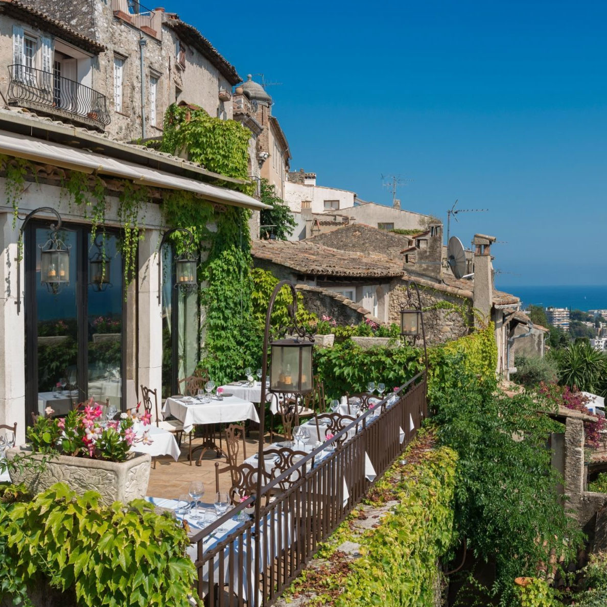 Domaine la Pierre Blanche, a Design Boutique Hotel Eygalières, France