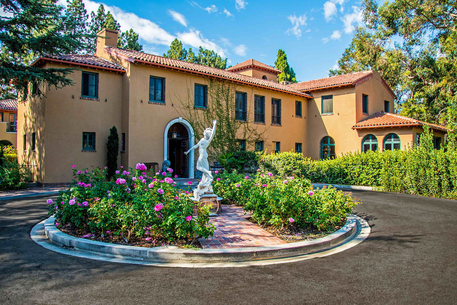 Парамурс. Особняк парамур. Paramour особняк. The paramour Mansion. Canfield-Moreno Estate.