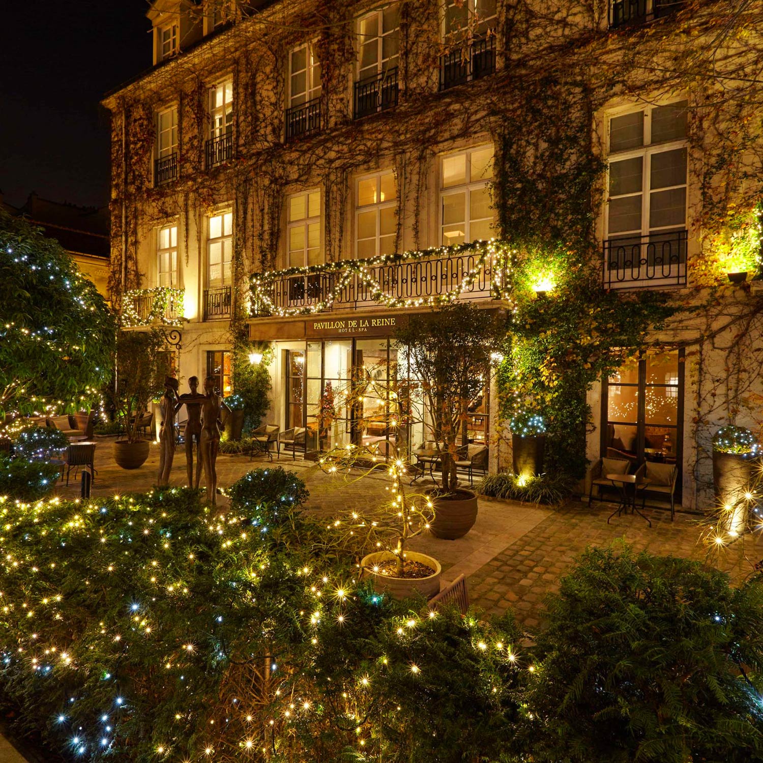 Le Pavillon De La Reine