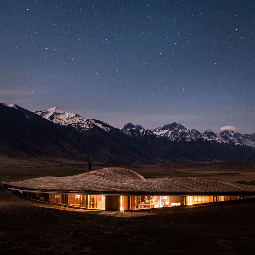 Innovative design defines this Two-Key hotel, the Lindis in New Zealand. ©The Lindis