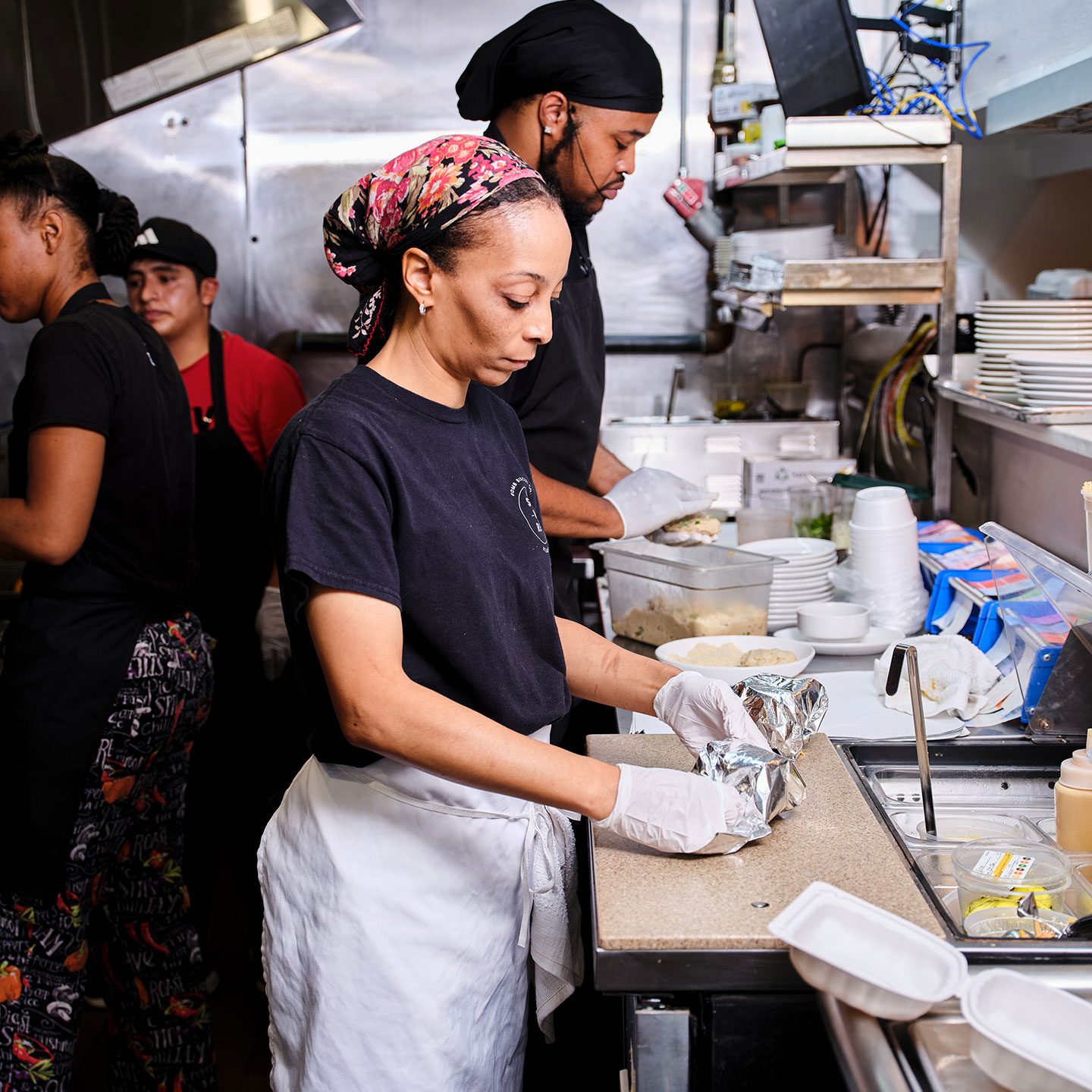 Andrew Thomas Lee / Bomb Biscuit Co. - Erika Council in action