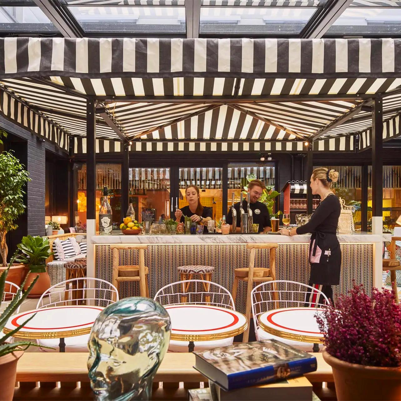 Mama Shelter brings the brand's beloved, playful vibe and bustling public spaces to London (© Mama Shelter)