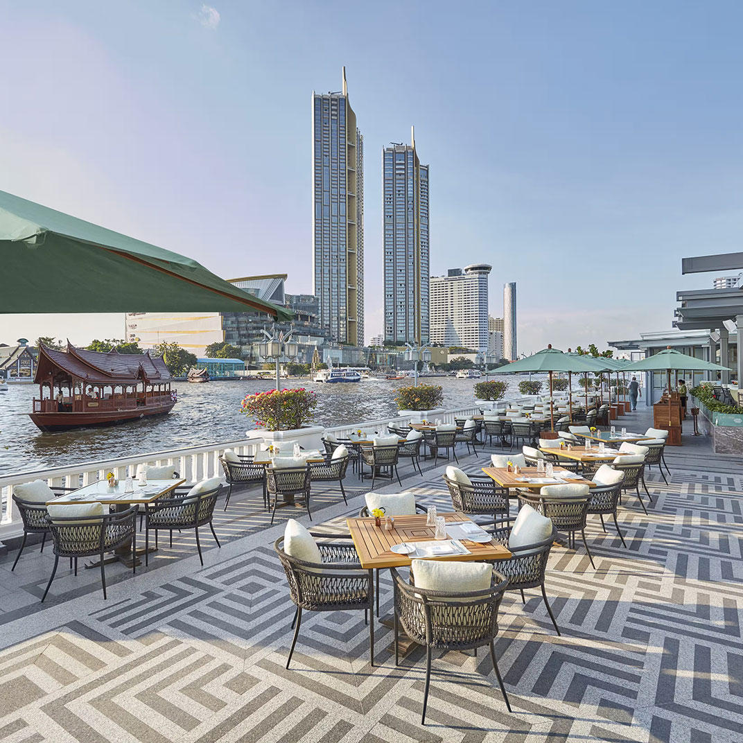 Twelve dining options range from traditional Thai to riverside BBQ to MICHELIN-Starred French fare. © Mandarin Oriental Bangkok