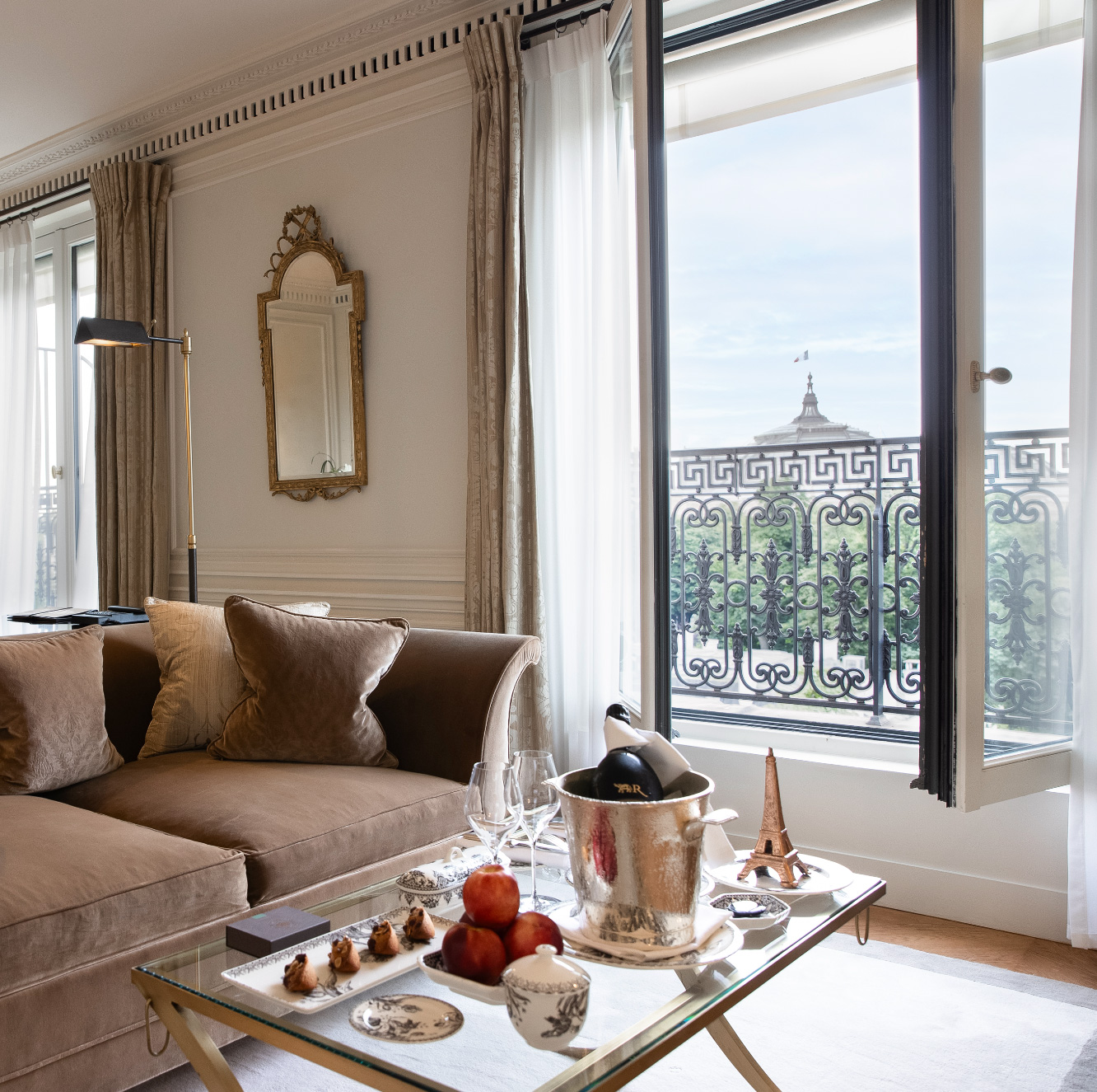 Each opulent stay at La Réserve comes with full-time butler service. © La Réserve 
