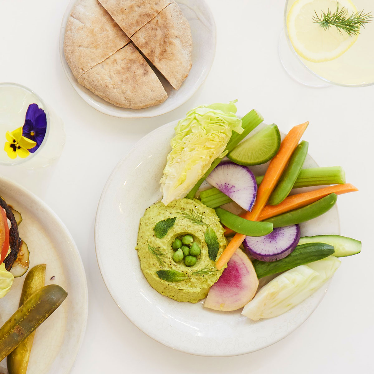 Green chickpea hummus - ©abcV/abcV