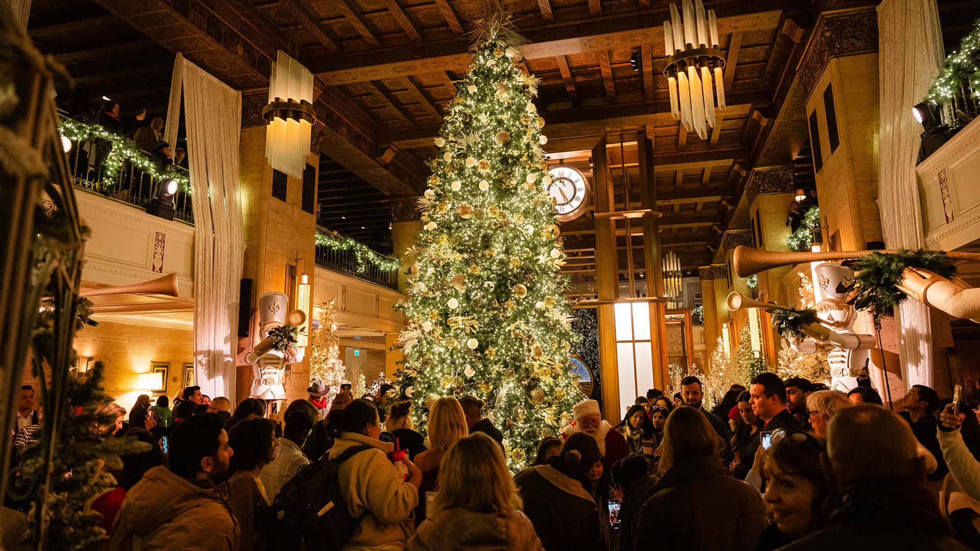 Fairmont Royal York Tree Ceremony - ©Matt Tibbo/Fairmont Royal York