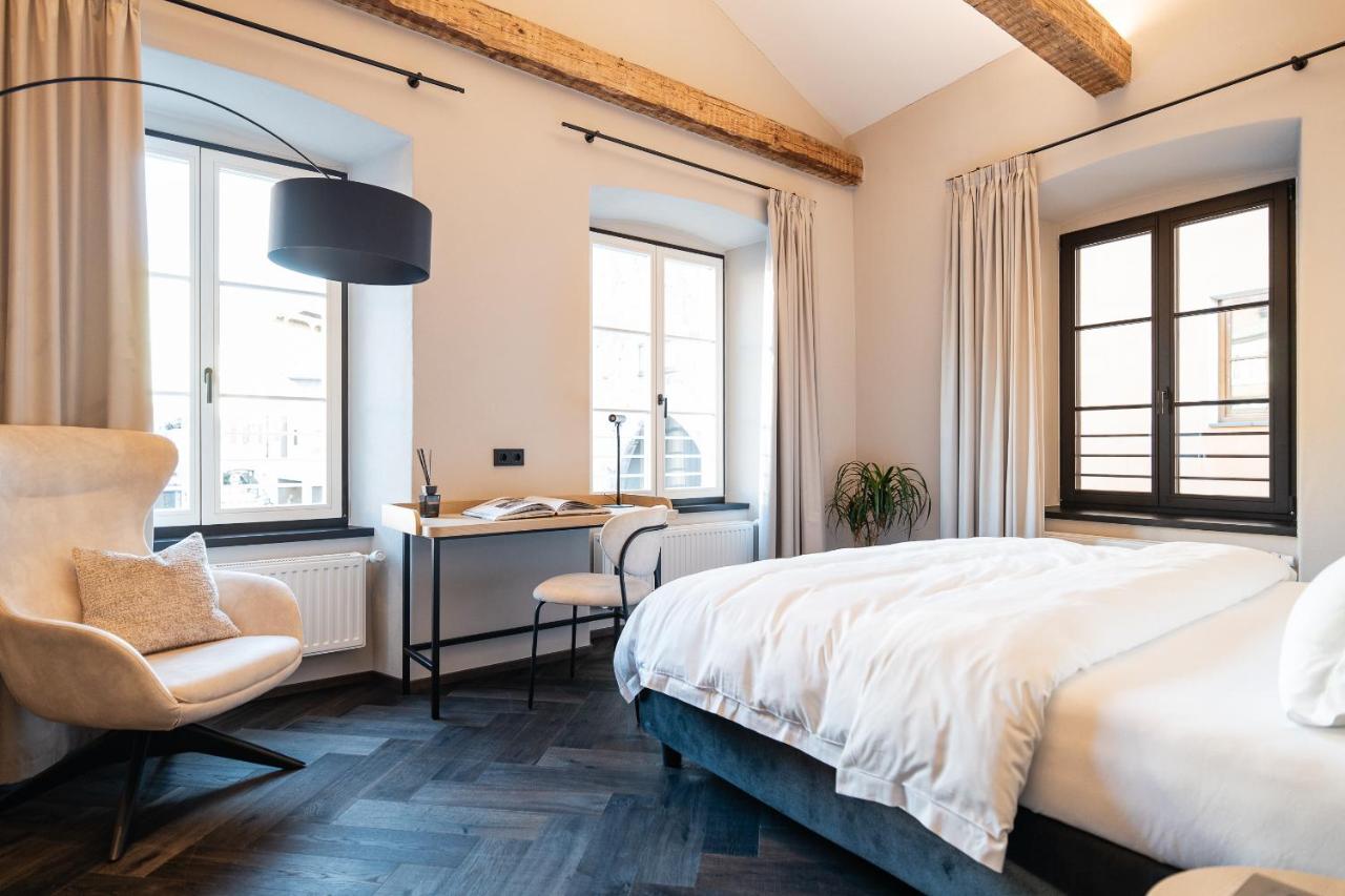 Photo 4 / 28 - Schwarzer Adler | Concept Living