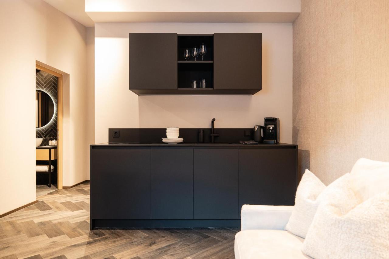 Photo 6 / 28 - Schwarzer Adler | Concept Living