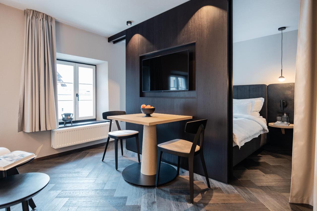 Photo 7 / 28 - Schwarzer Adler | Concept Living