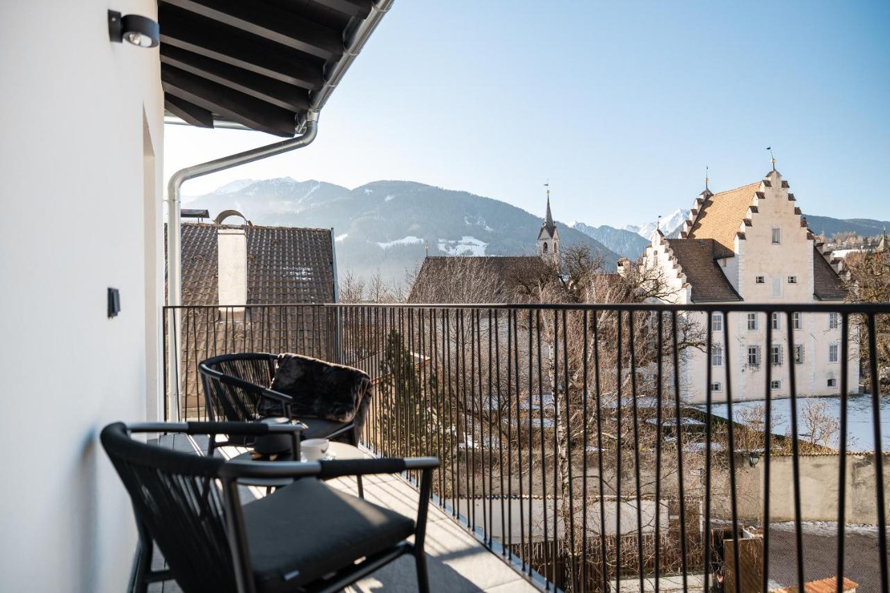 Photo 8 / 28 - Schwarzer Adler | Concept Living