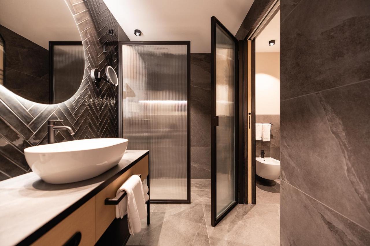 Photo 9 / 28 - Schwarzer Adler | Concept Living