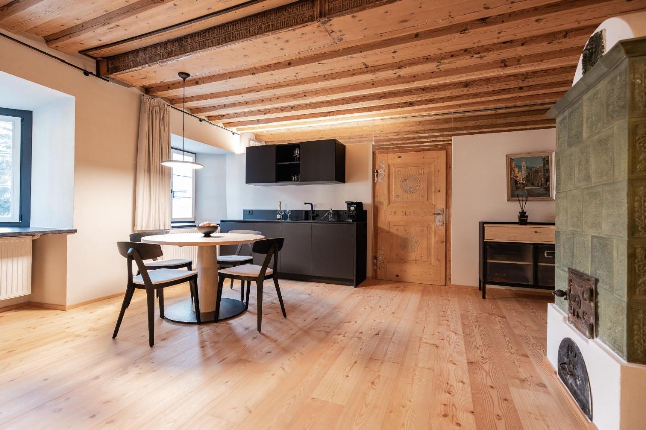 Photo 10 / 28 - Schwarzer Adler | Concept Living