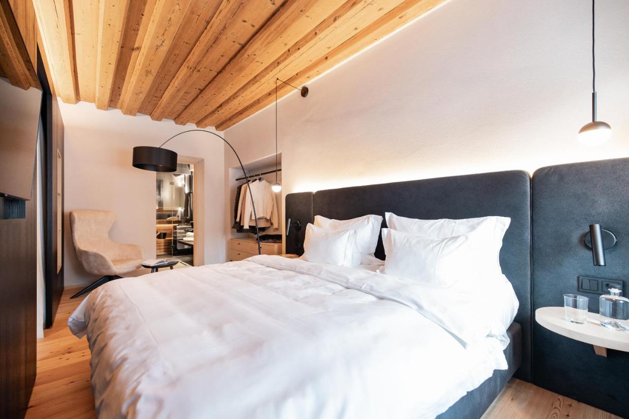 Photo 14 / 28 - Schwarzer Adler | Concept Living
