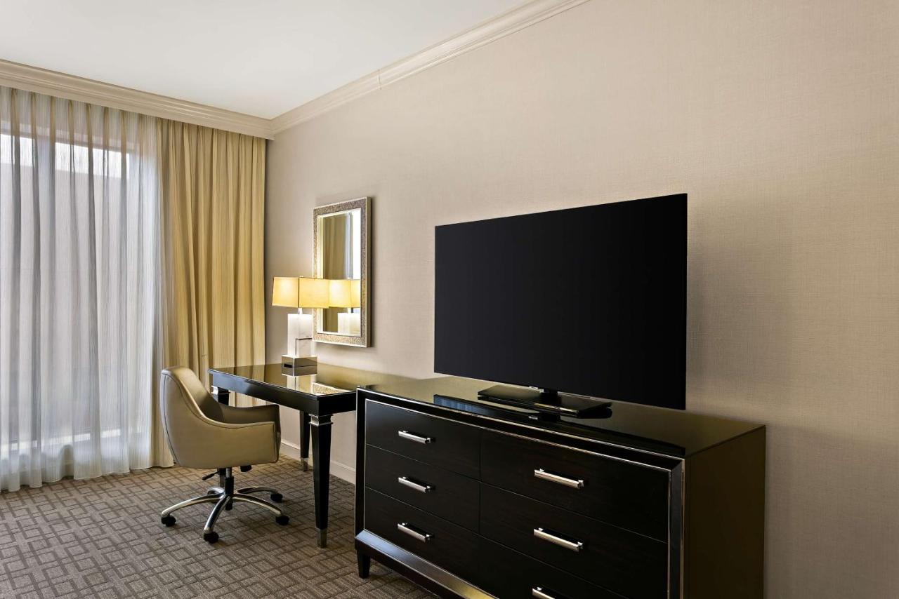 Photo 15 / 29 - The Royal Sonesta Harbor Court Baltimore