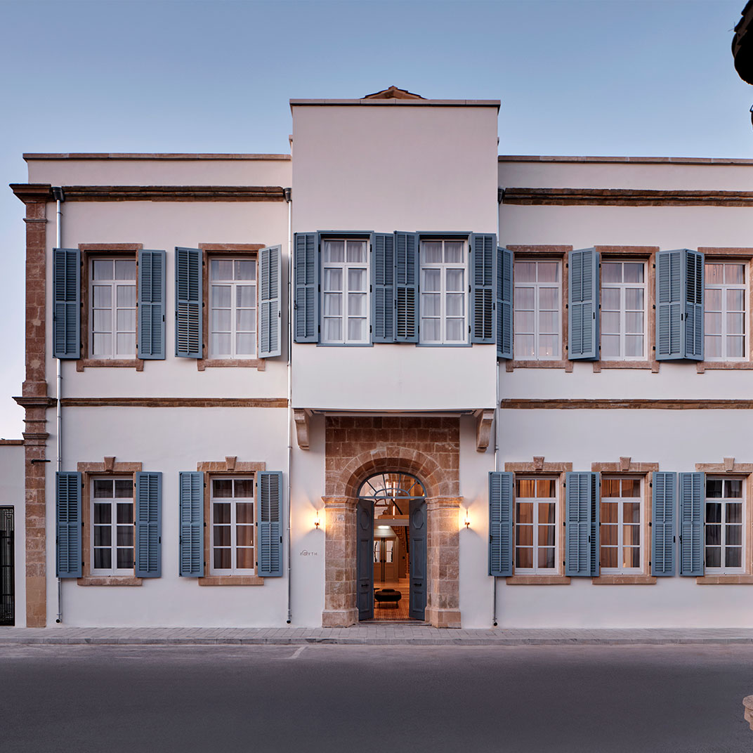Photo 2 / 19 - Amyth of Nicosia