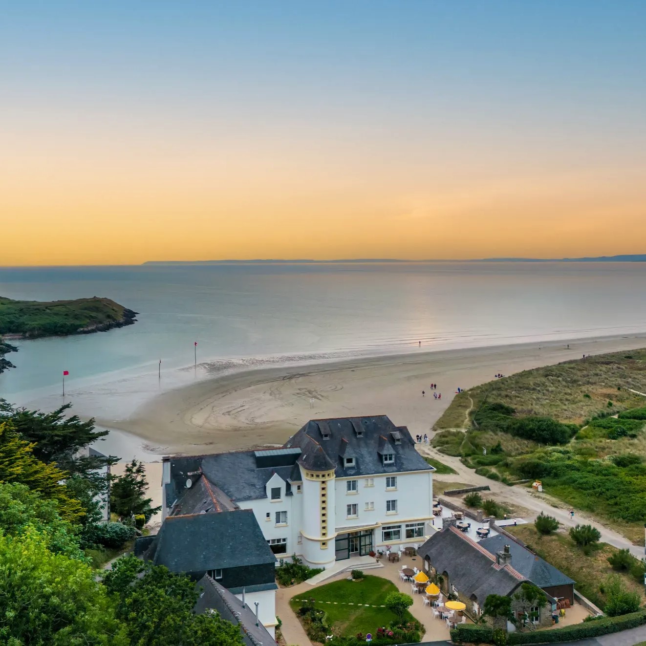 【蚤の市】HÔTEL DE LA PLAGE メニュー表示スタンド　フランス Hôtel de la Plage - Plonévez-Porzay - ミシュランガイド