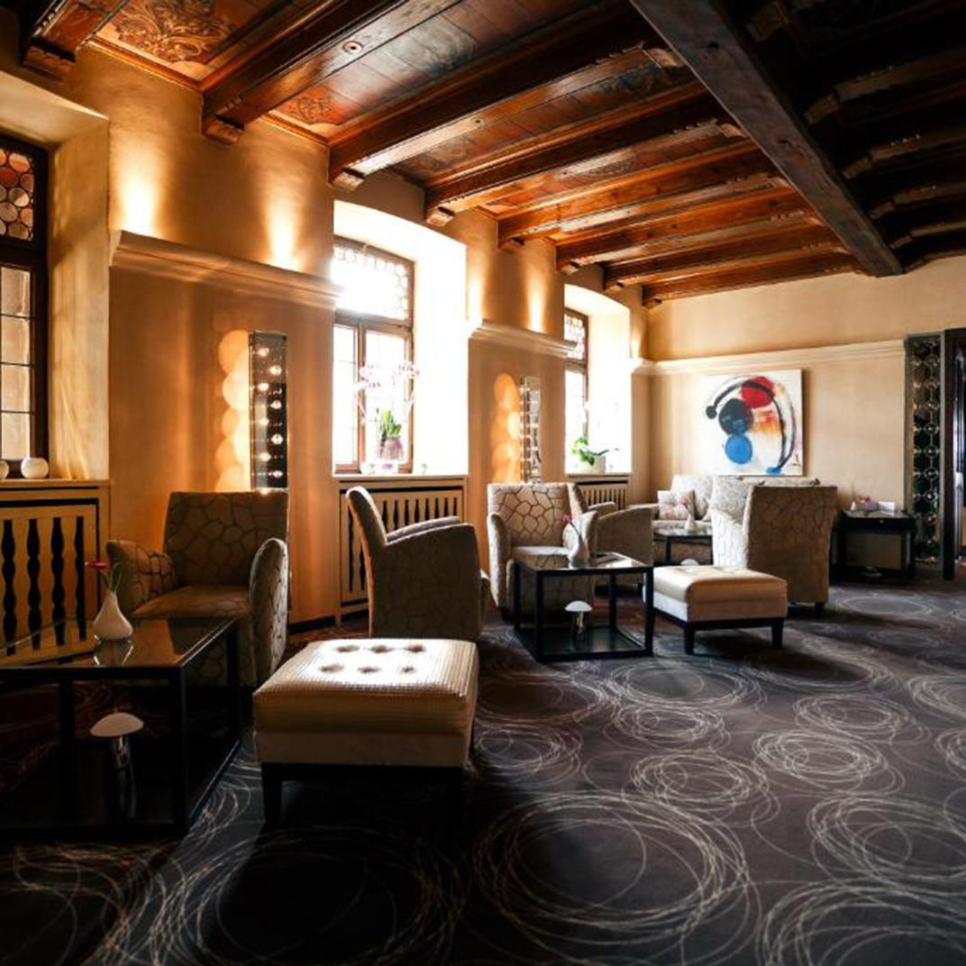 t*9様 AUBERGE 25SS CHEVALIER 40 Auberge du Cheval Blanc - Selles-Saint-Denis - Book a MICHELIN