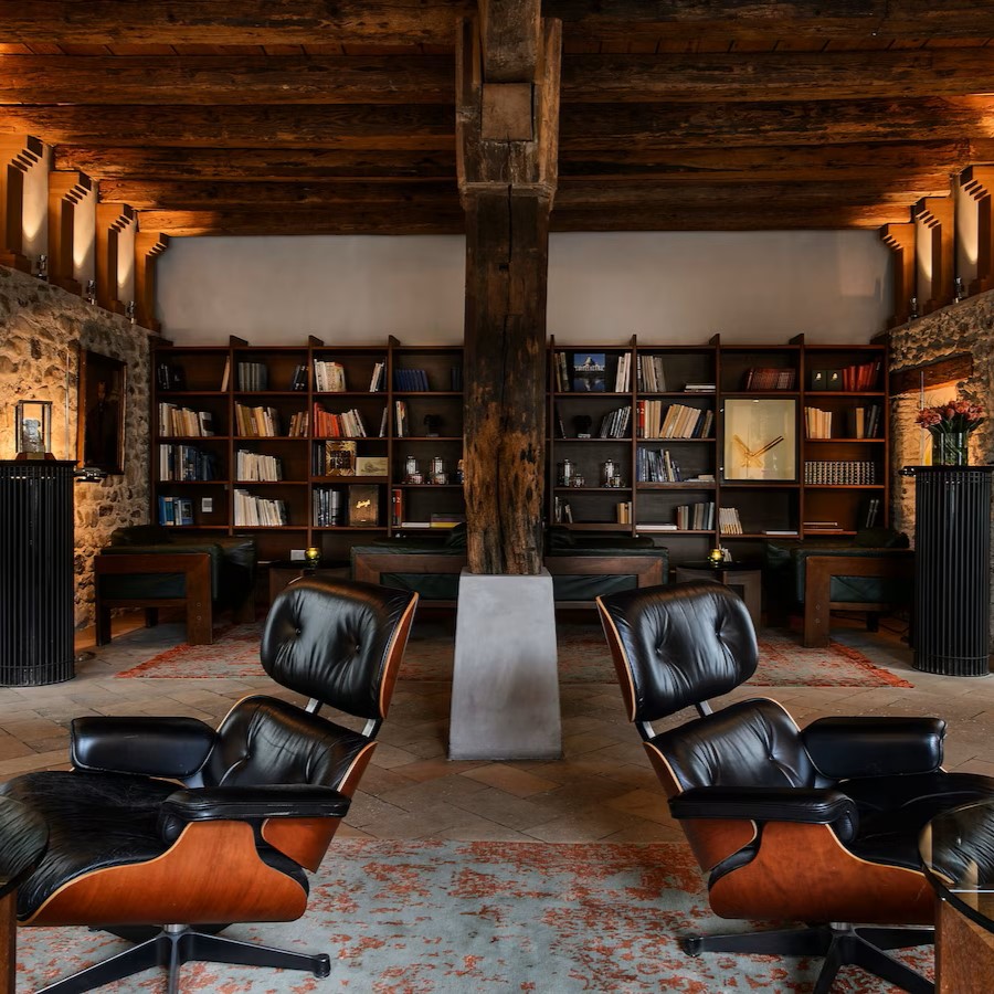 Photo 2 / 17 - Widder Hotel